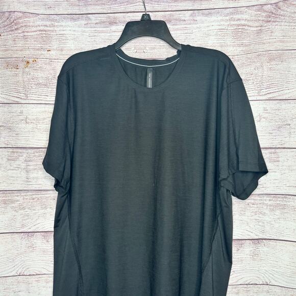 Ten Thousand Men's Black Short Sleeve The Versatile Workout Mesh Shirt Size XL - Picture 3 of 8